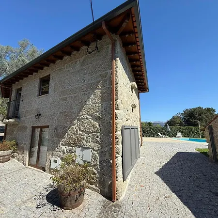 Casa Da Cancela - Piscina & Jacuzzi - Geres Dağ evi